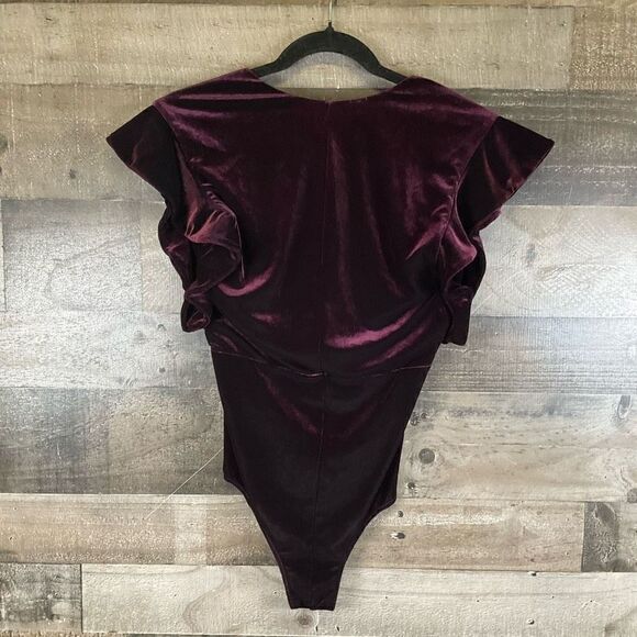 Misa Women’s Size Small Leila Velvet Bodysuit Burgundy Deep V Ruffle Sleeve - Picture 4 of 7